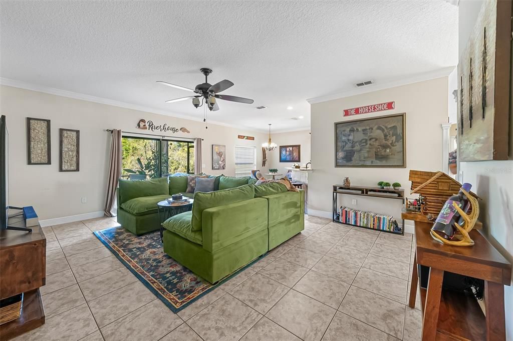 For Sale: $429,900 (4 beds, 2 baths, 1942 Square Feet)