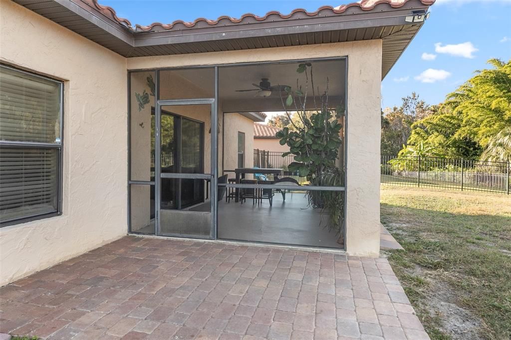 For Sale: $429,900 (4 beds, 2 baths, 1942 Square Feet)