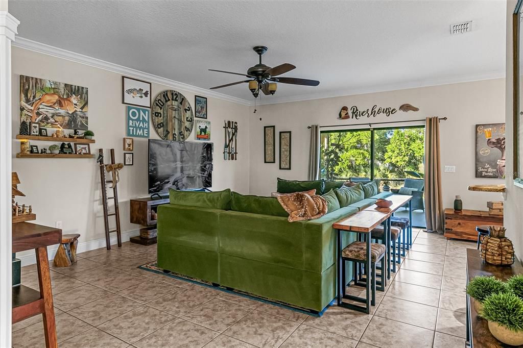 For Sale: $429,900 (4 beds, 2 baths, 1942 Square Feet)