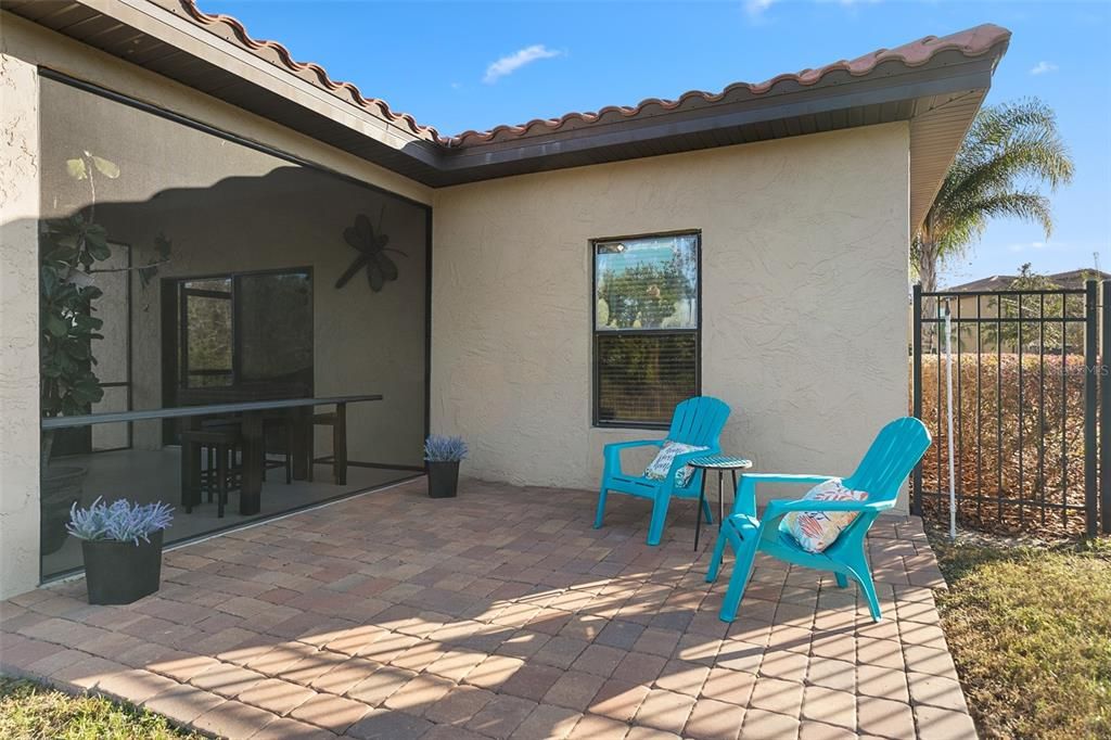 For Sale: $429,900 (4 beds, 2 baths, 1942 Square Feet)