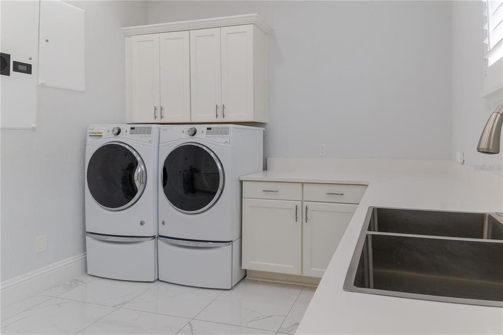 For Rent: $16,000 (5 beds, 5 baths, 7561 Square Feet)