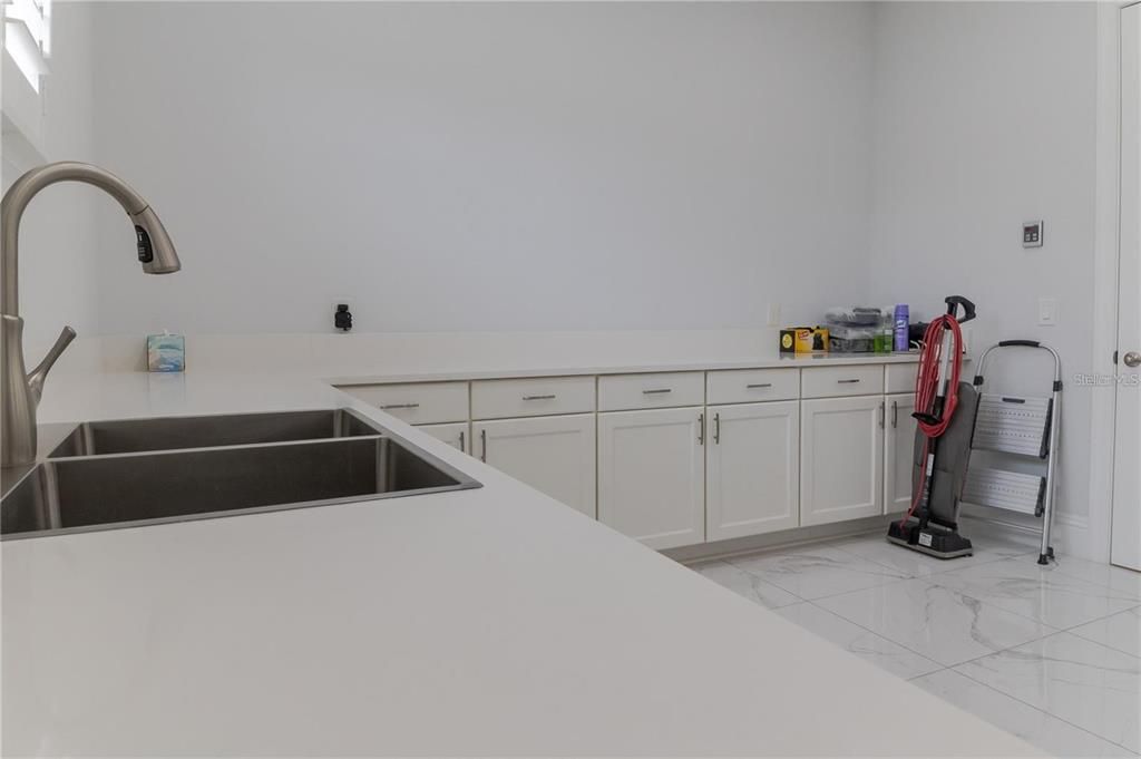 For Rent: $16,000 (5 beds, 5 baths, 7561 Square Feet)