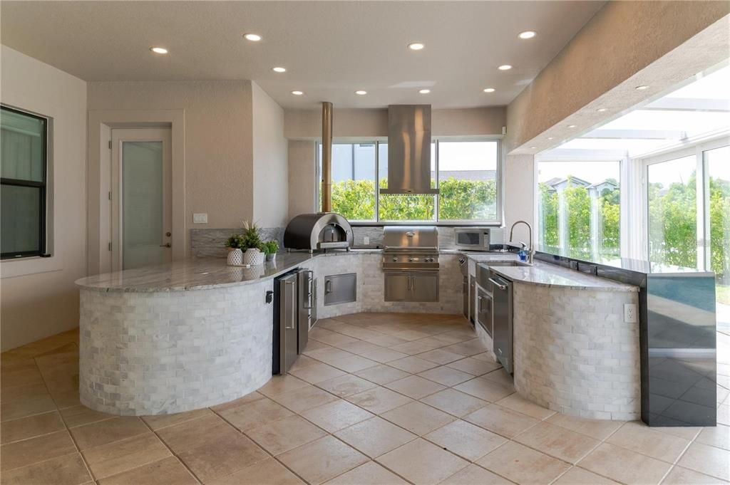 For Rent: $16,000 (5 beds, 5 baths, 7561 Square Feet)