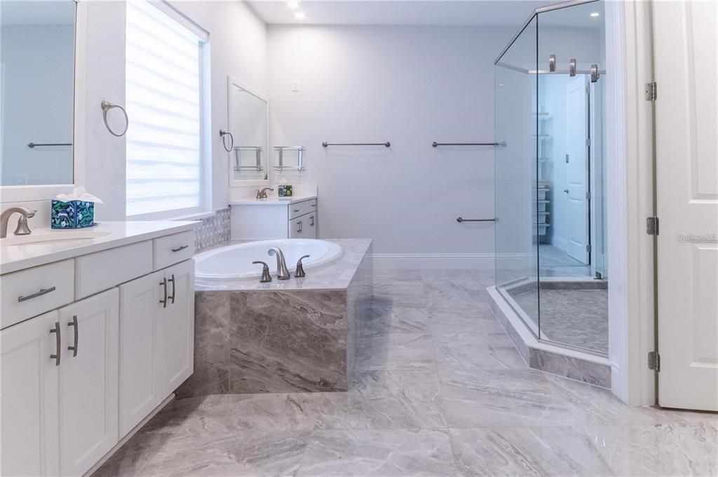 For Rent: $16,000 (5 beds, 5 baths, 7561 Square Feet)