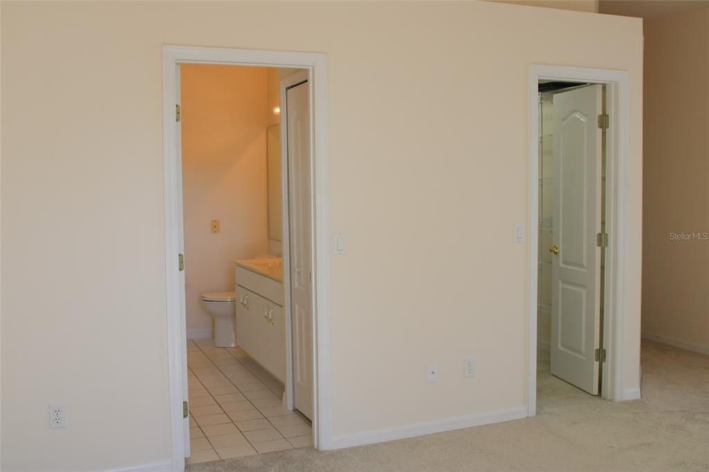 For Sale: $315,000 (2 beds, 2 baths, 1722 Square Feet)