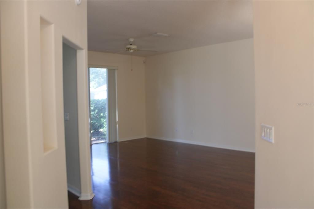 For Sale: $315,000 (2 beds, 2 baths, 1722 Square Feet)