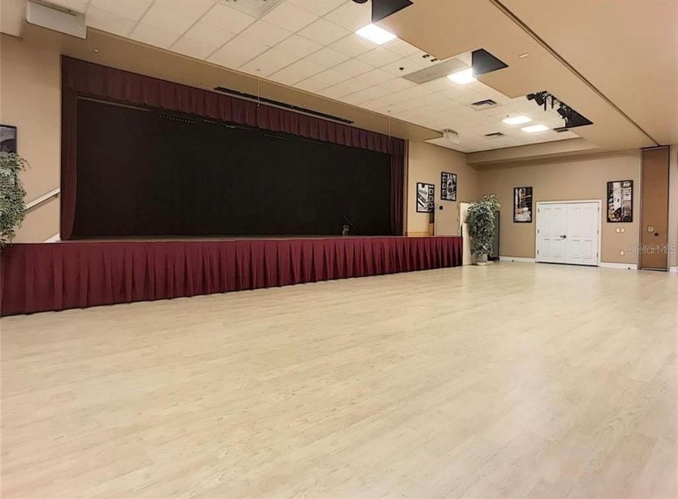 For Sale: $315,000 (2 beds, 2 baths, 1722 Square Feet)