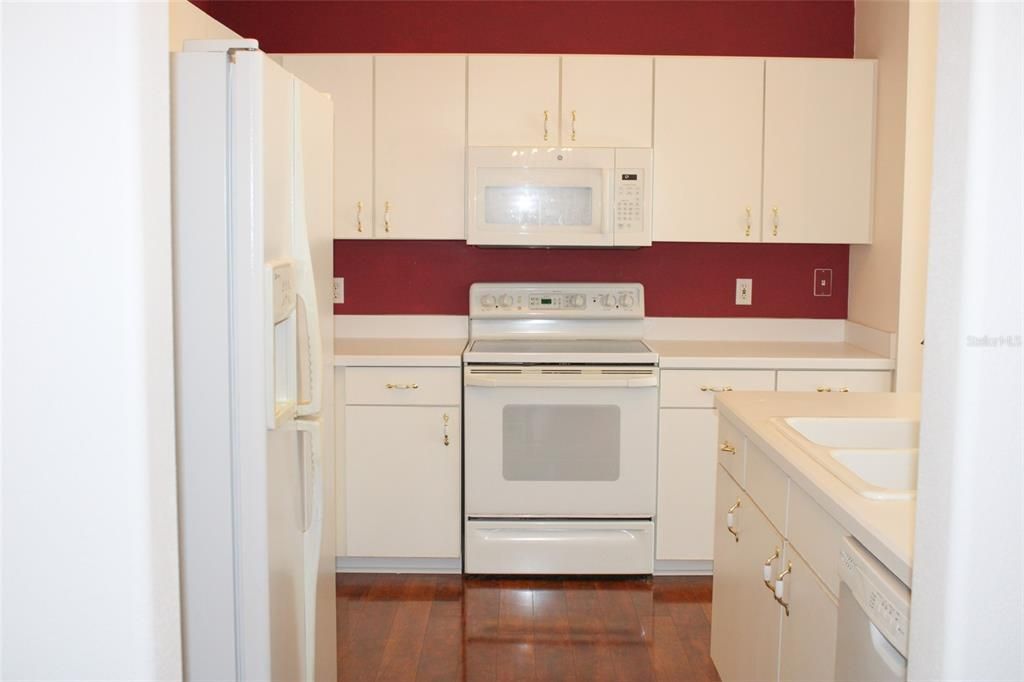 For Sale: $315,000 (2 beds, 2 baths, 1722 Square Feet)