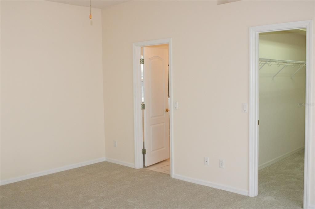 For Sale: $315,000 (2 beds, 2 baths, 1722 Square Feet)