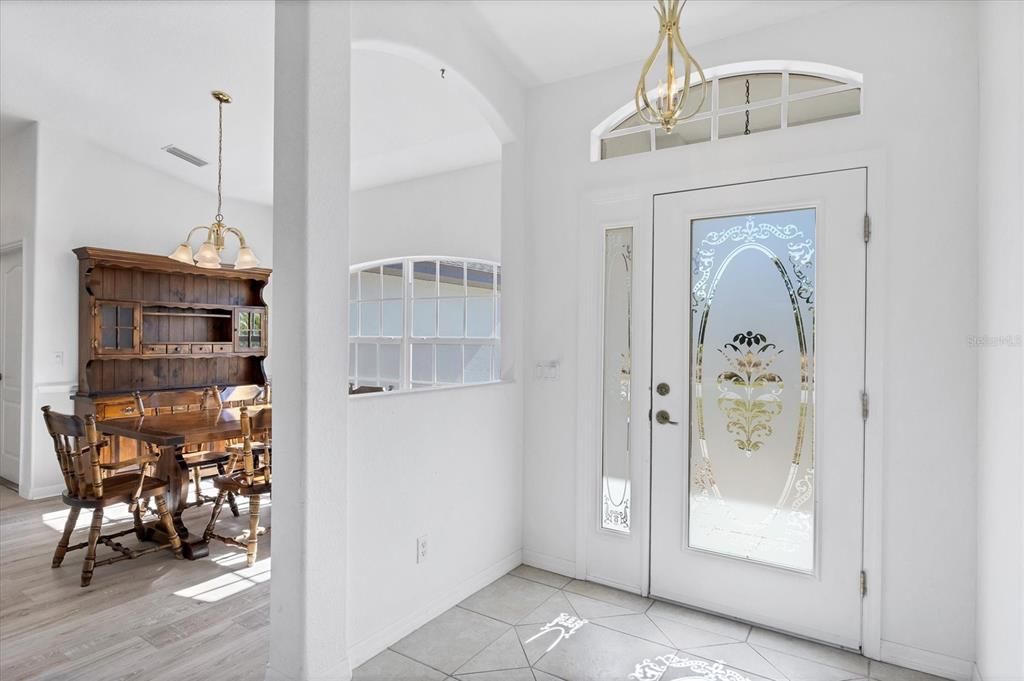 Active With Contract: $319,000 (3 beds, 2 baths, 1604 Square Feet)