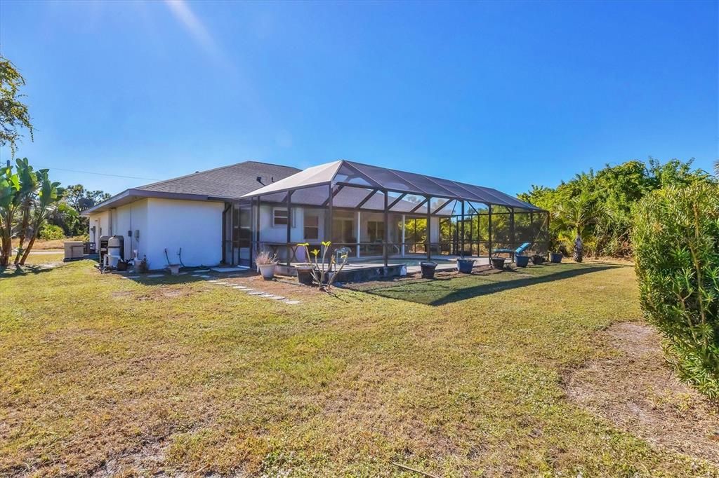 Active With Contract: $319,000 (3 beds, 2 baths, 1604 Square Feet)