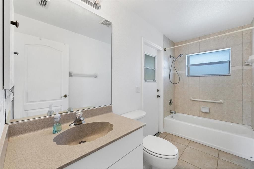 Active With Contract: $319,000 (3 beds, 2 baths, 1604 Square Feet)