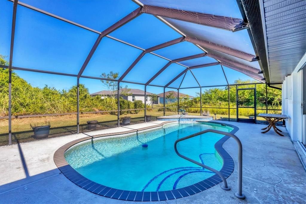 Active With Contract: $319,000 (3 beds, 2 baths, 1604 Square Feet)