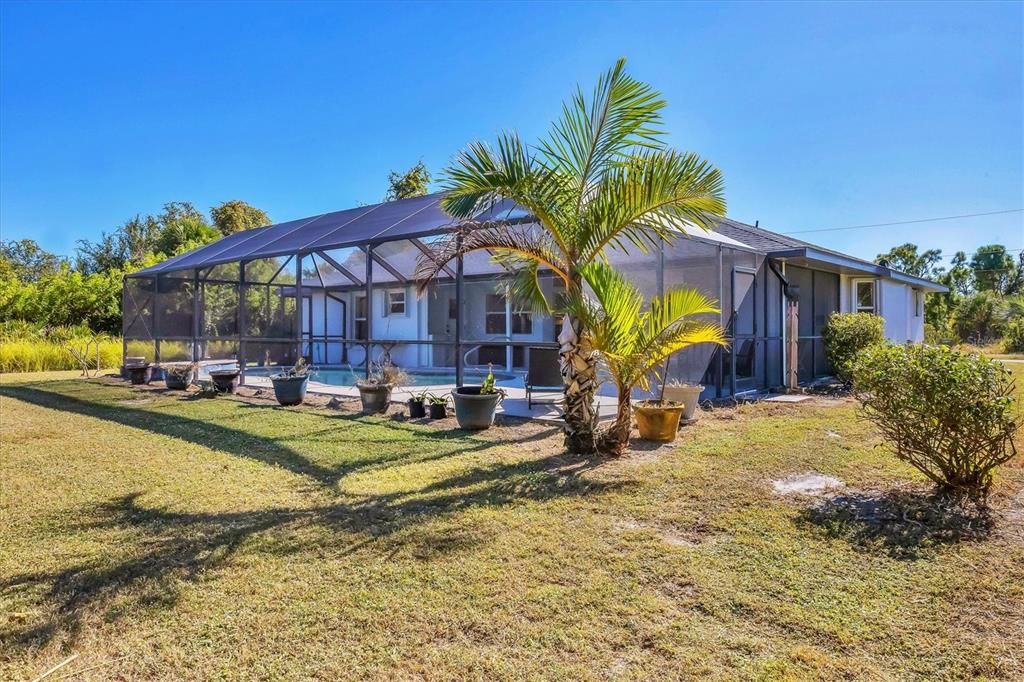 Active With Contract: $319,000 (3 beds, 2 baths, 1604 Square Feet)