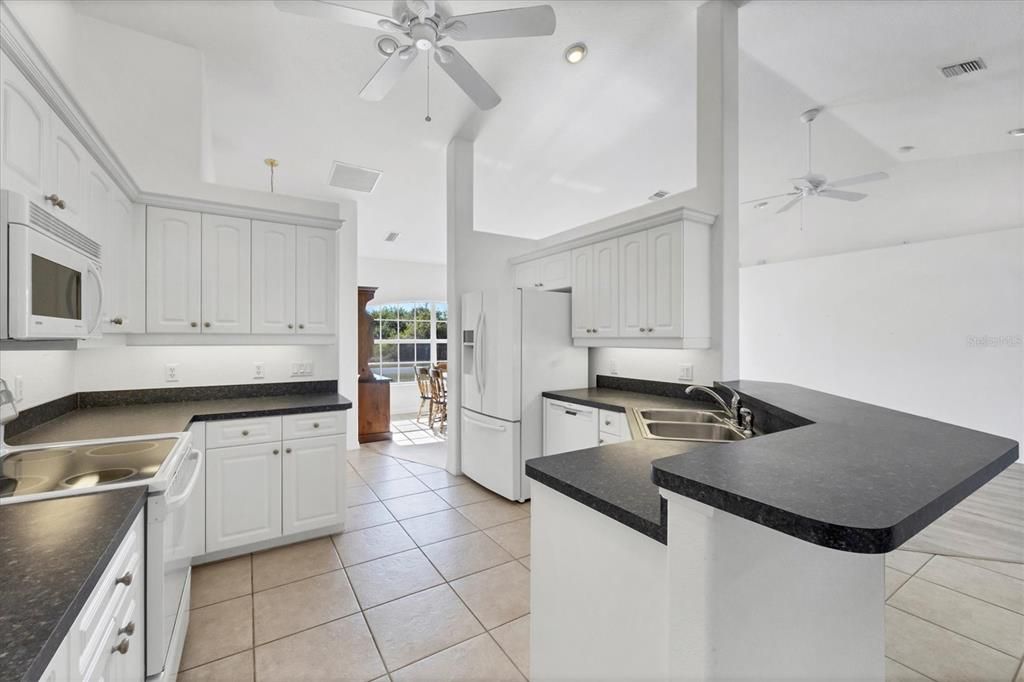 Active With Contract: $319,000 (3 beds, 2 baths, 1604 Square Feet)