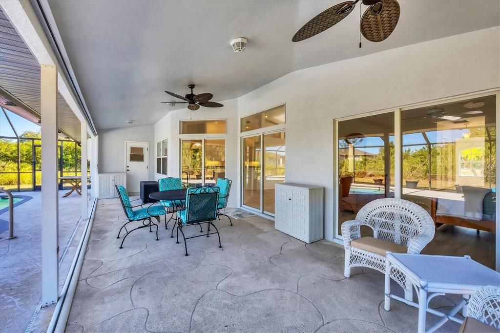 Active With Contract: $319,000 (3 beds, 2 baths, 1604 Square Feet)