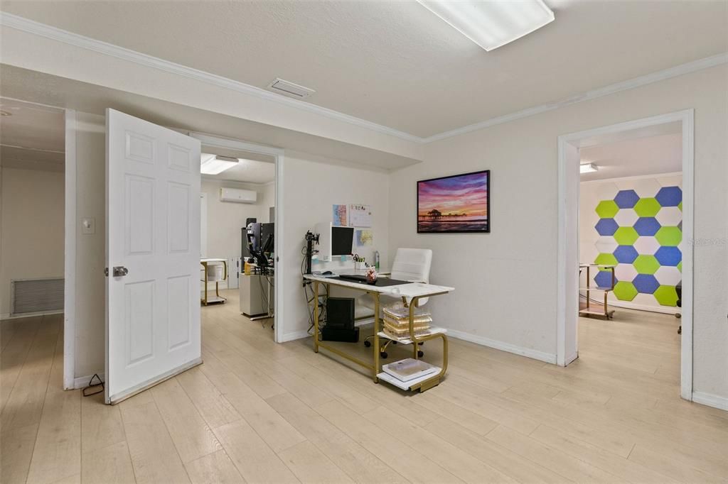 На продажу: $310,000 (0 спален, 0 ванн, 1072 Квадратных фут)