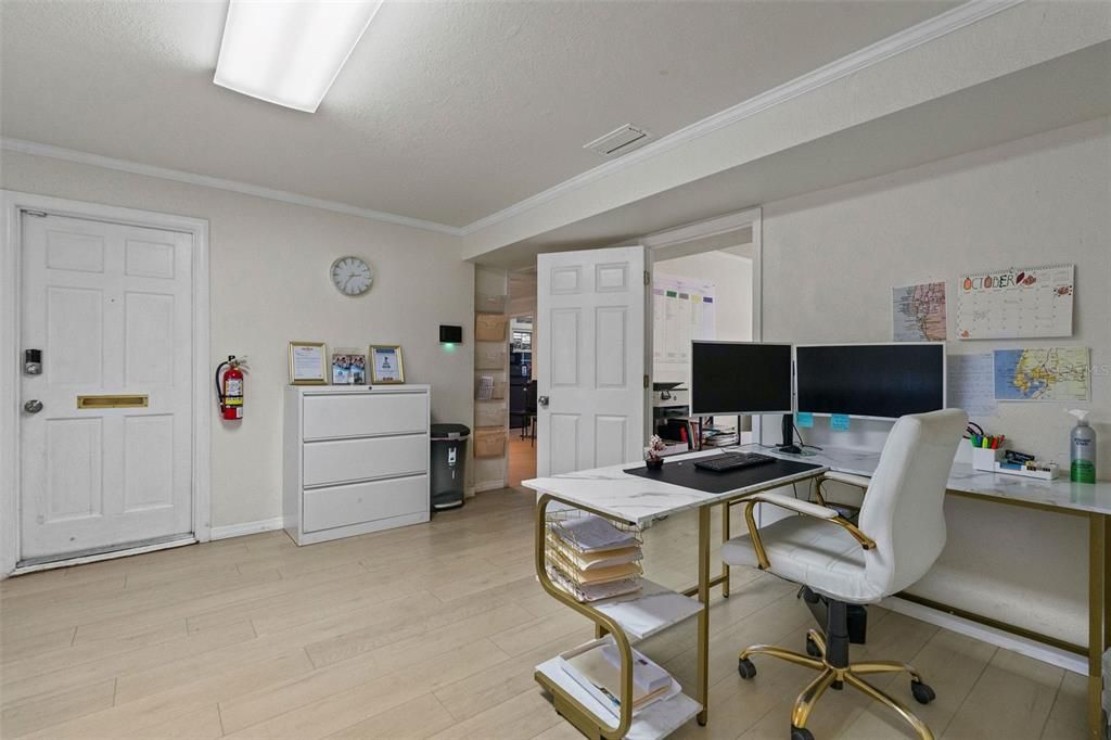 На продажу: $310,000 (0 спален, 0 ванн, 1072 Квадратных фут)