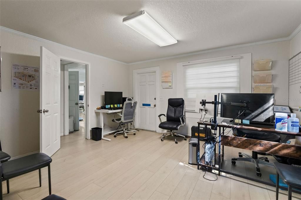 На продажу: $310,000 (0 спален, 0 ванн, 1072 Квадратных фут)