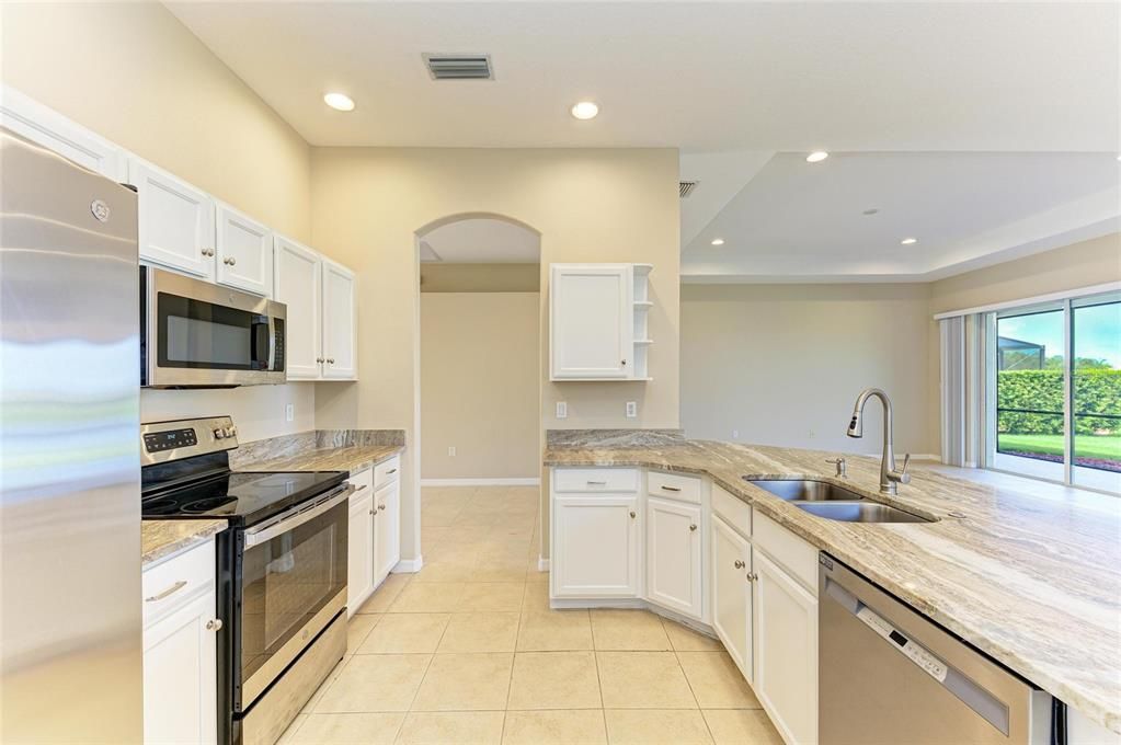 For Rent: $2,950 (3 beds, 2 baths, 2162 Square Feet)