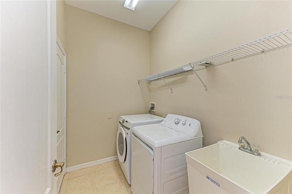 For Rent: $2,950 (3 beds, 2 baths, 2162 Square Feet)