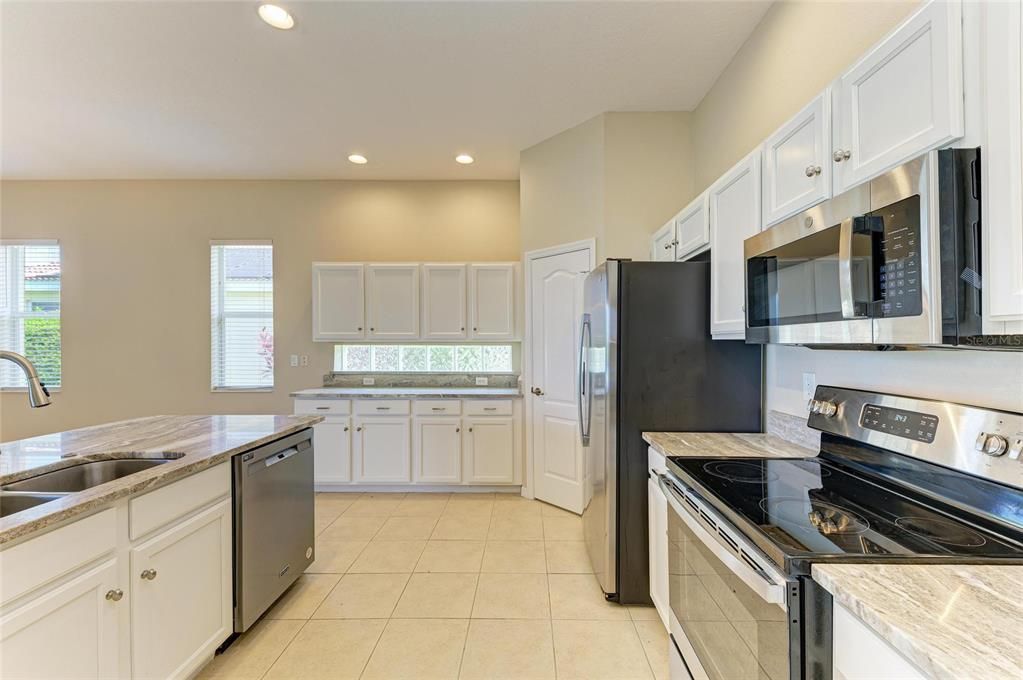 For Rent: $2,950 (3 beds, 2 baths, 2162 Square Feet)