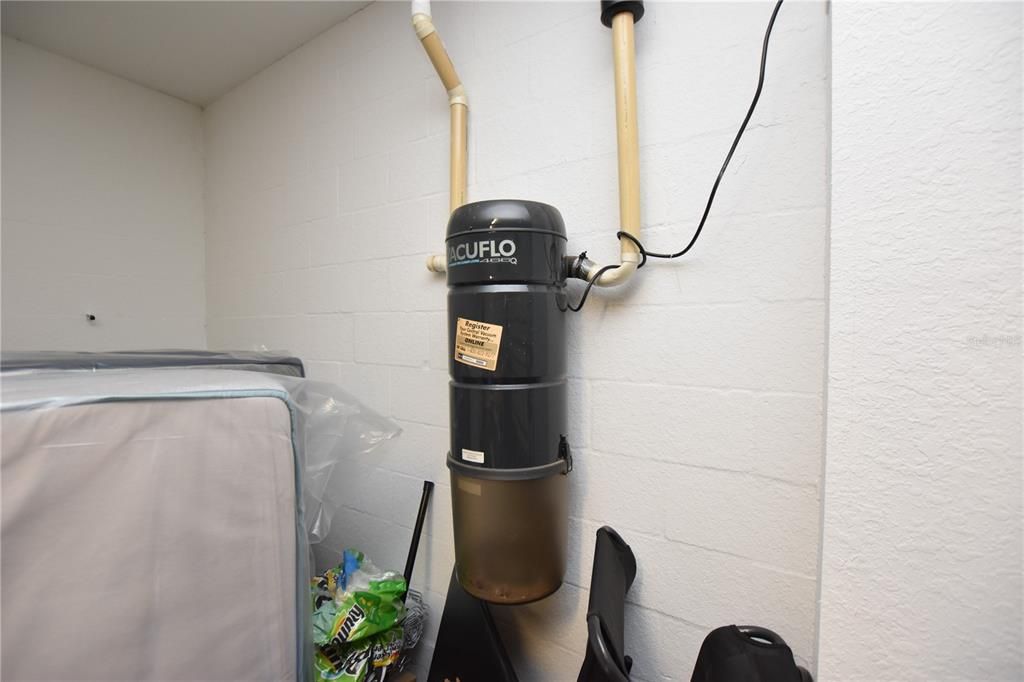 Под контрактом: $309,000 (3 спален, 2 ванн, 1959 Квадратных фут)