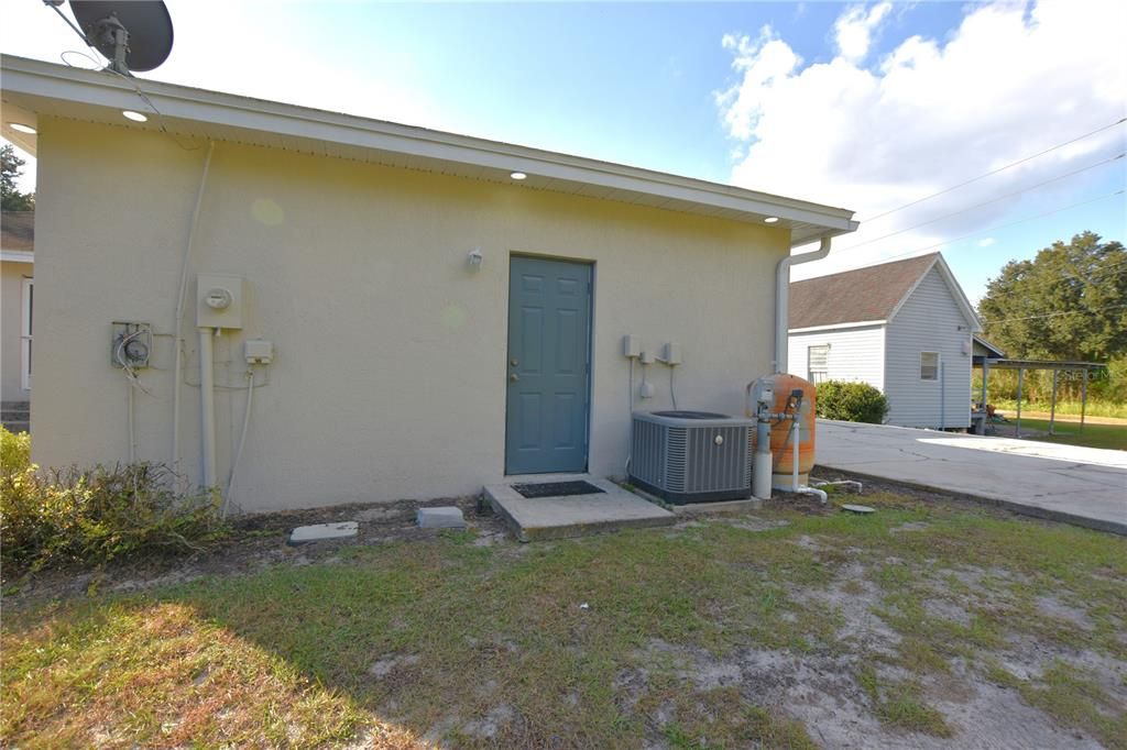 Под контрактом: $309,000 (3 спален, 2 ванн, 1959 Квадратных фут)