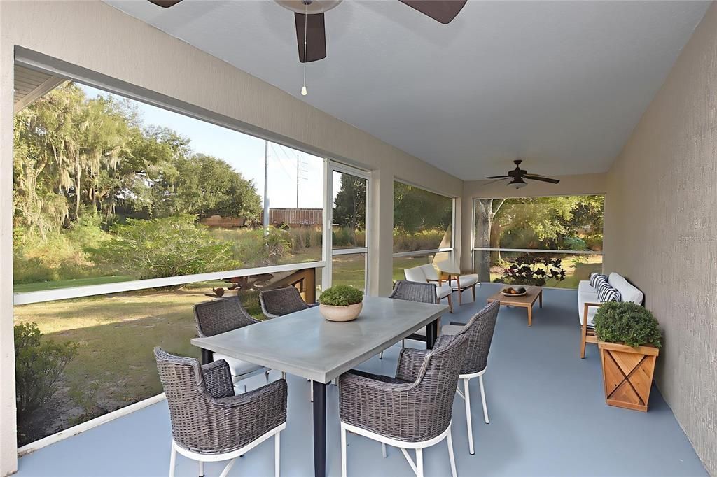 Под контрактом: $309,000 (3 спален, 2 ванн, 1959 Квадратных фут)