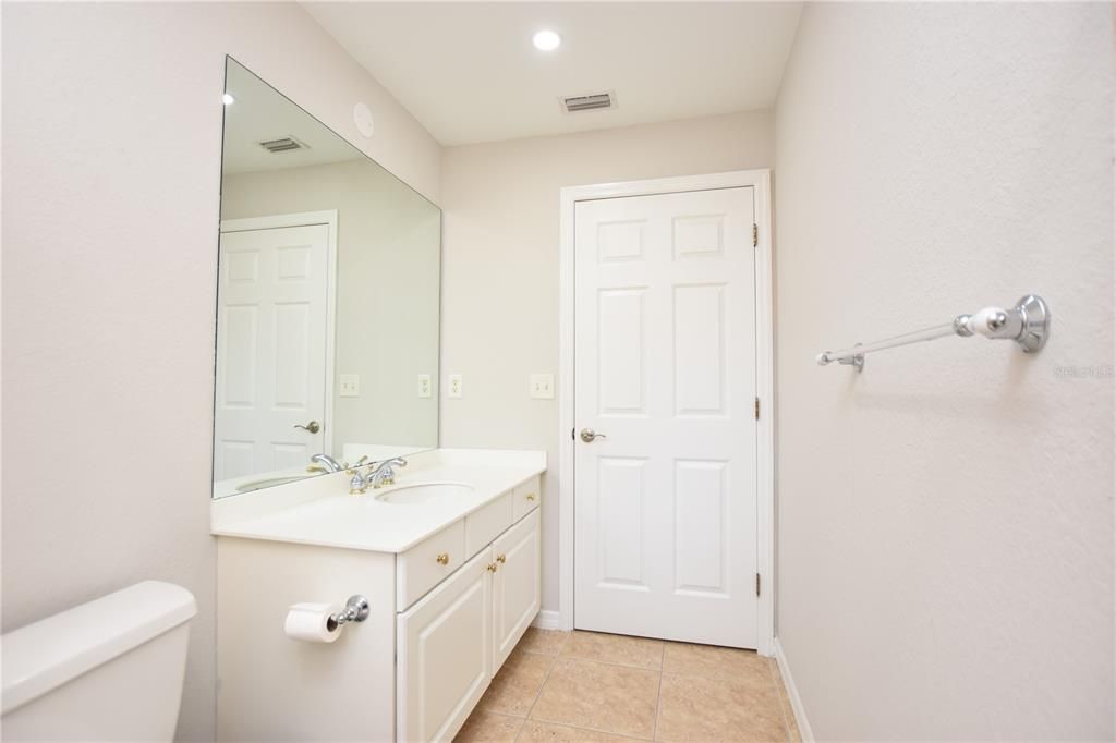 Под контрактом: $309,000 (3 спален, 2 ванн, 1959 Квадратных фут)