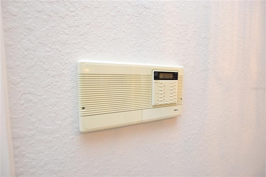 Под контрактом: $309,000 (3 спален, 2 ванн, 1959 Квадратных фут)