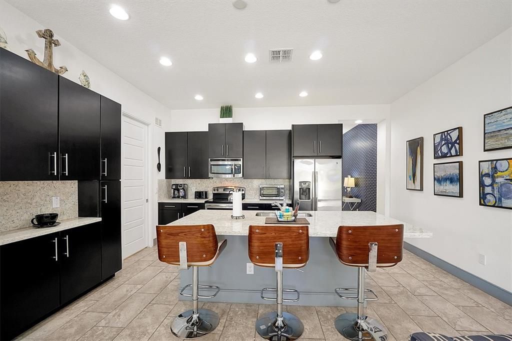 出租: $2,700 (5 贝兹, 5 浴室, 2340 平方英尺)