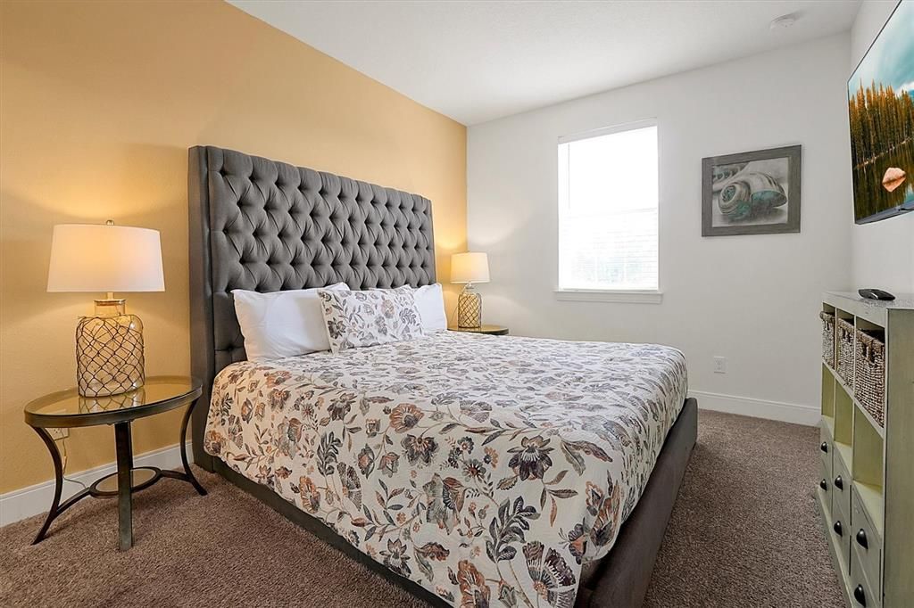 出租: $2,700 (5 贝兹, 5 浴室, 2340 平方英尺)