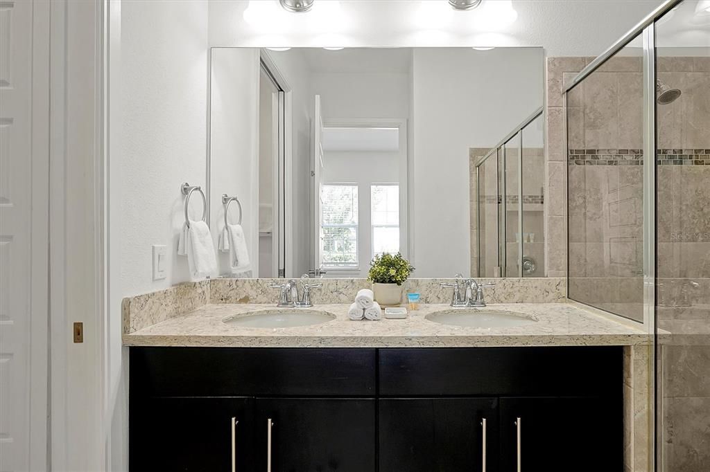 出租: $2,700 (5 贝兹, 5 浴室, 2340 平方英尺)