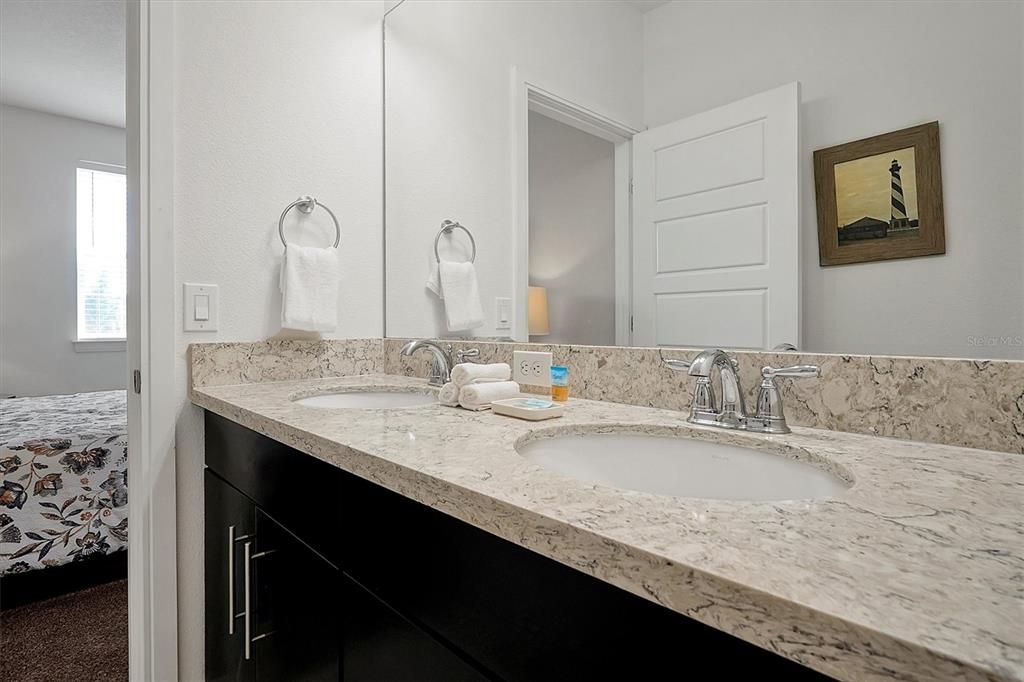 出租: $2,700 (5 贝兹, 5 浴室, 2340 平方英尺)