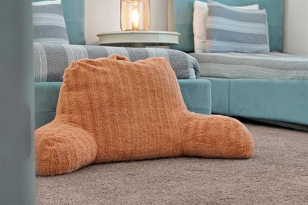 出租: $2,700 (5 贝兹, 5 浴室, 2340 平方英尺)