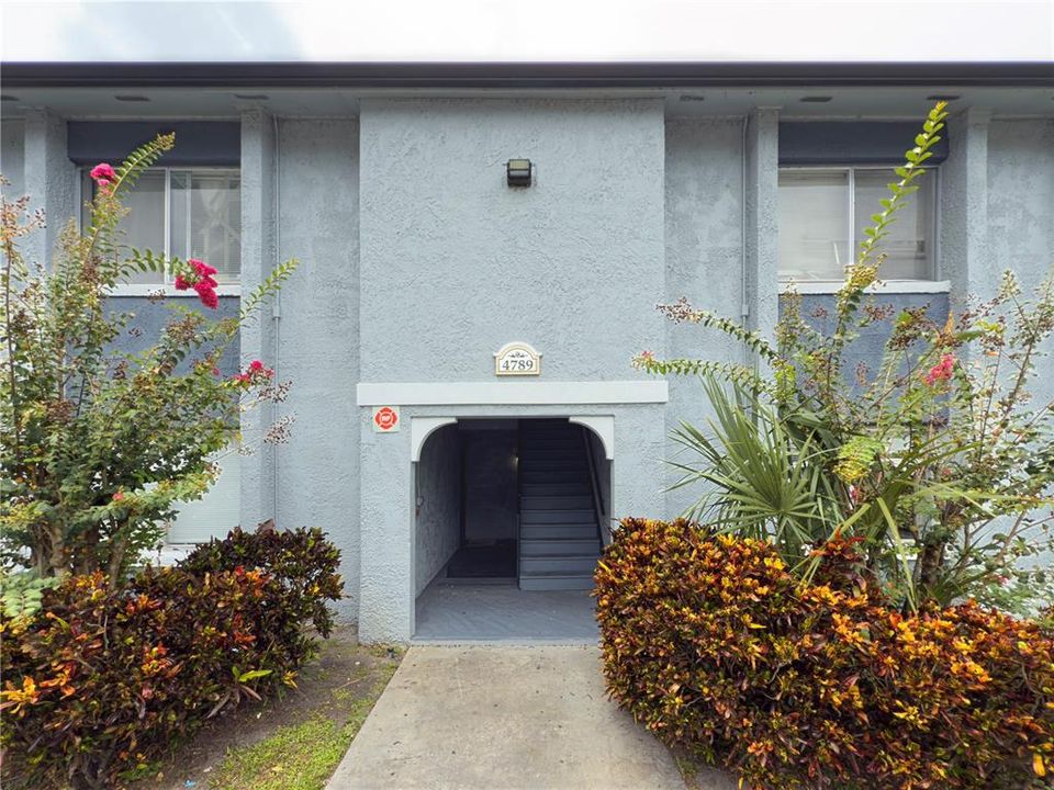 For Rent: $1,500 (2 beds, 2 baths, 976 Square Feet)