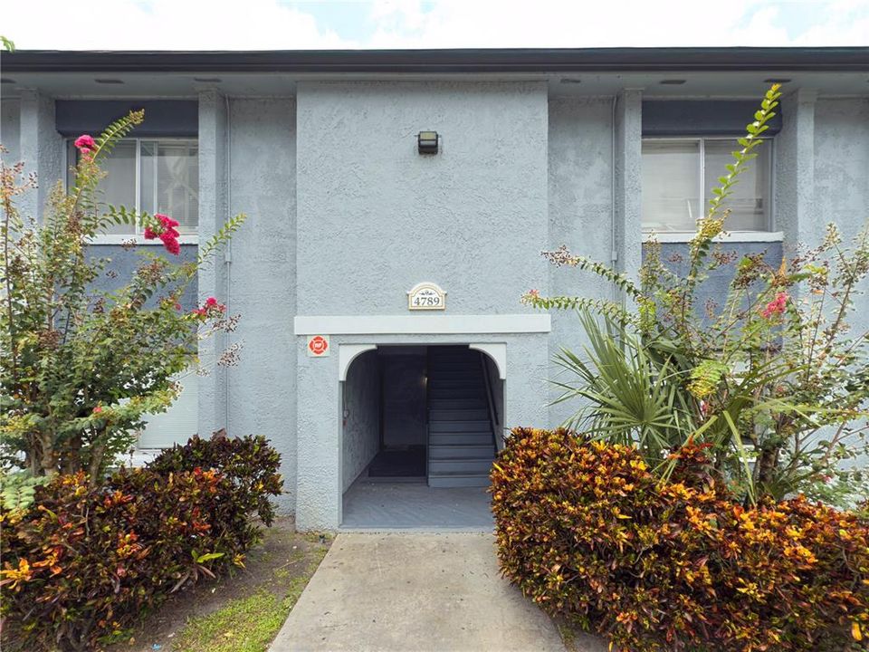 For Rent: $1,500 (2 beds, 2 baths, 976 Square Feet)