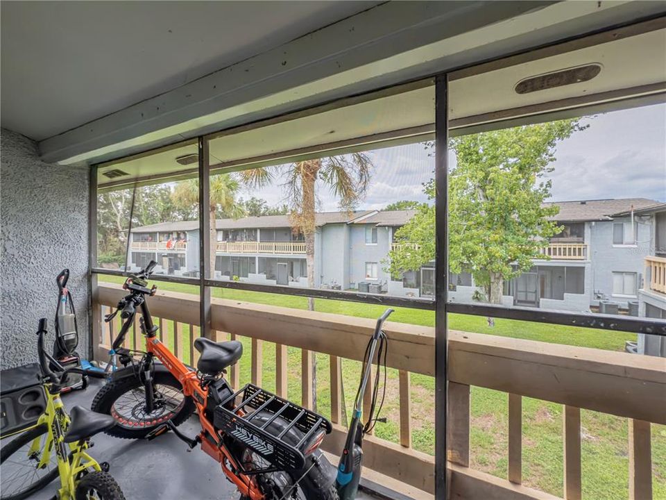 For Rent: $1,500 (2 beds, 2 baths, 976 Square Feet)