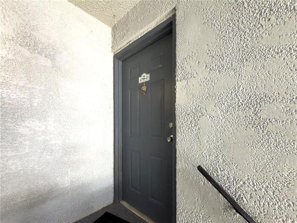 For Rent: $1,500 (2 beds, 2 baths, 976 Square Feet)