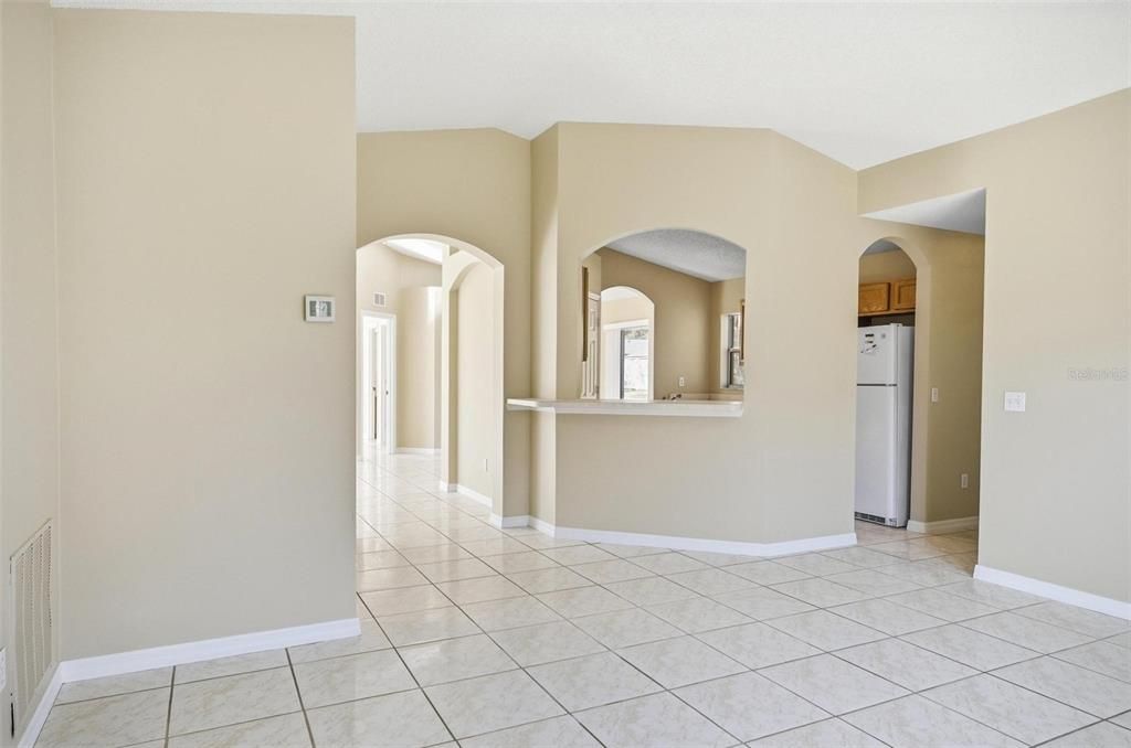 В аренду: $1,975 (4 спален, 2 ванн, 1640 Квадратных фут)