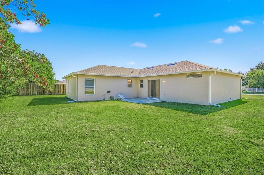 В аренду: $1,975 (4 спален, 2 ванн, 1640 Квадратных фут)