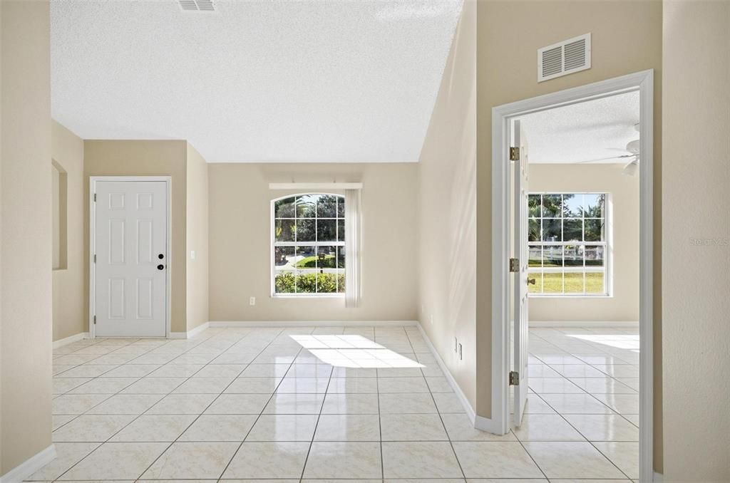 В аренду: $1,975 (4 спален, 2 ванн, 1640 Квадратных фут)