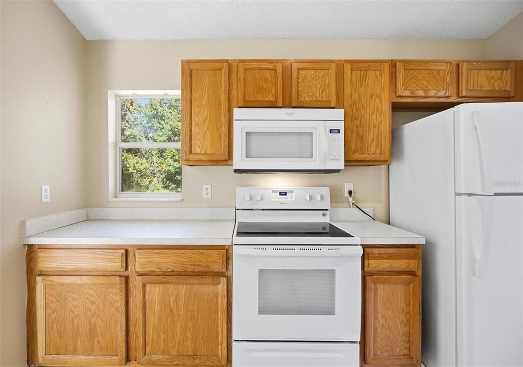 В аренду: $1,975 (4 спален, 2 ванн, 1640 Квадратных фут)