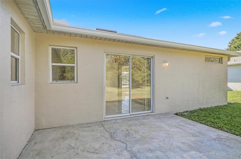 В аренду: $1,975 (4 спален, 2 ванн, 1640 Квадратных фут)