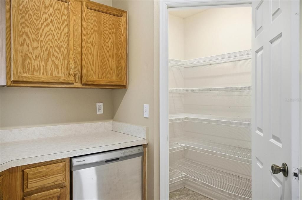 В аренду: $1,975 (4 спален, 2 ванн, 1640 Квадратных фут)