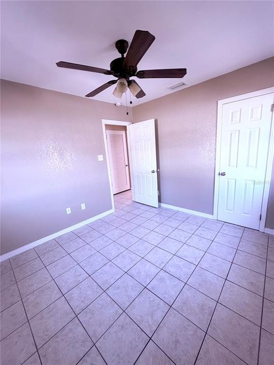 For Rent: $1,800 (2 beds, 1 baths, 910 Square Feet)