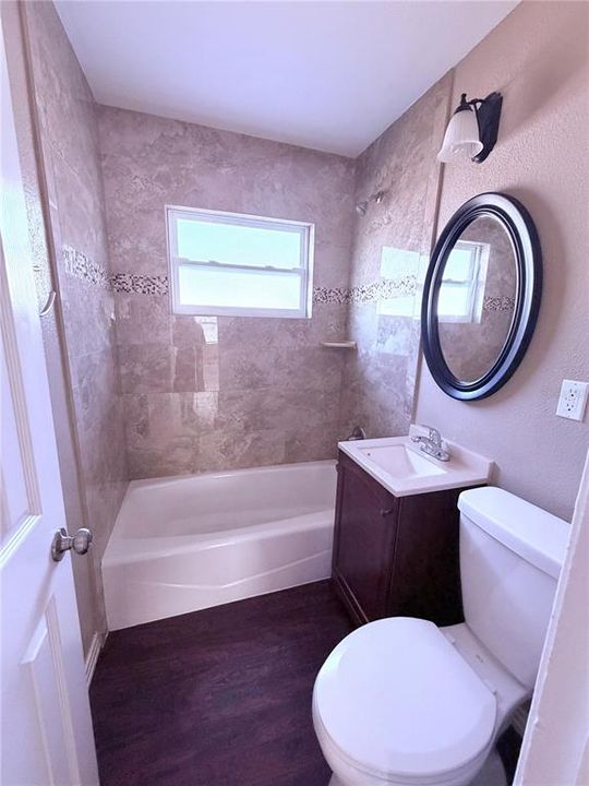 For Rent: $1,800 (2 beds, 1 baths, 910 Square Feet)