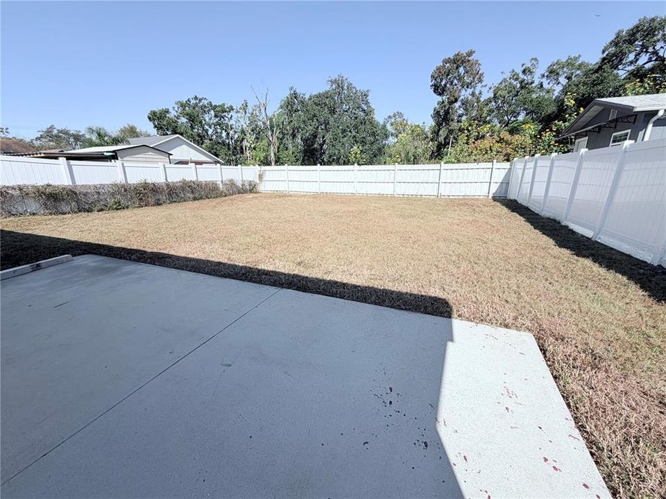 For Rent: $1,800 (2 beds, 1 baths, 910 Square Feet)