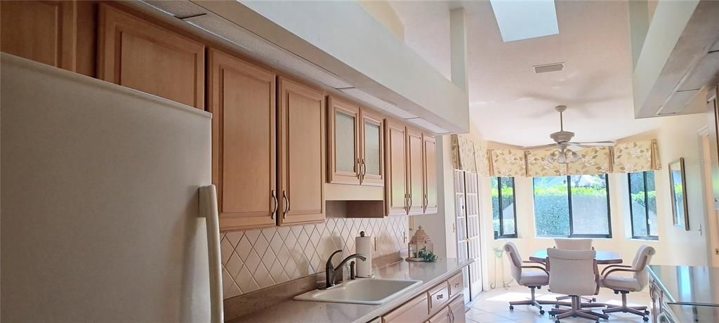 Active With Contract: $297,700 (3 beds, 2 baths, 1865 Square Feet)